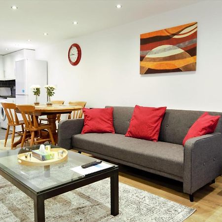 Stylish 2 Bedroom Apartment In The Heart Of Greenwich Londra Esterno foto