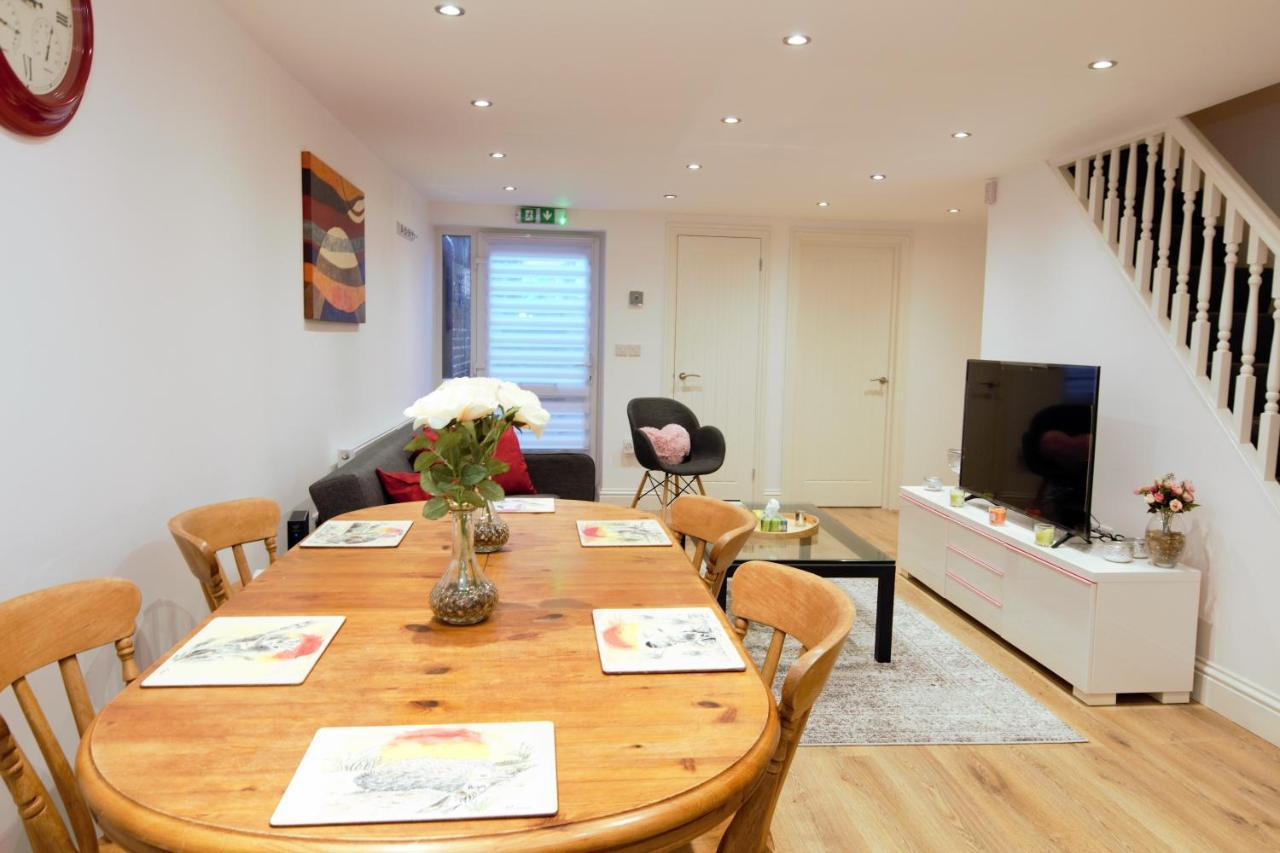 Stylish 2 Bedroom Apartment In The Heart Of Greenwich Londra Esterno foto
