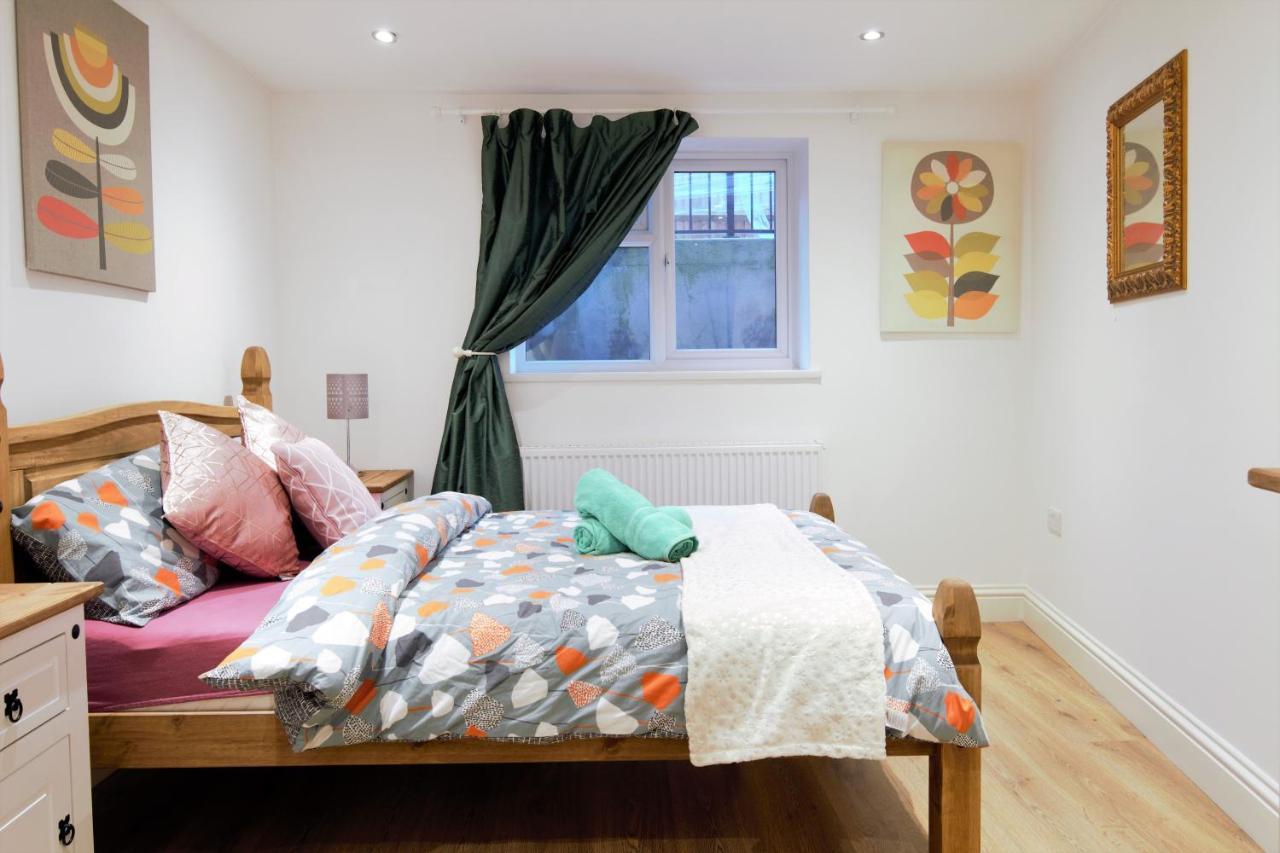 Stylish 2 Bedroom Apartment In The Heart Of Greenwich Londra Esterno foto