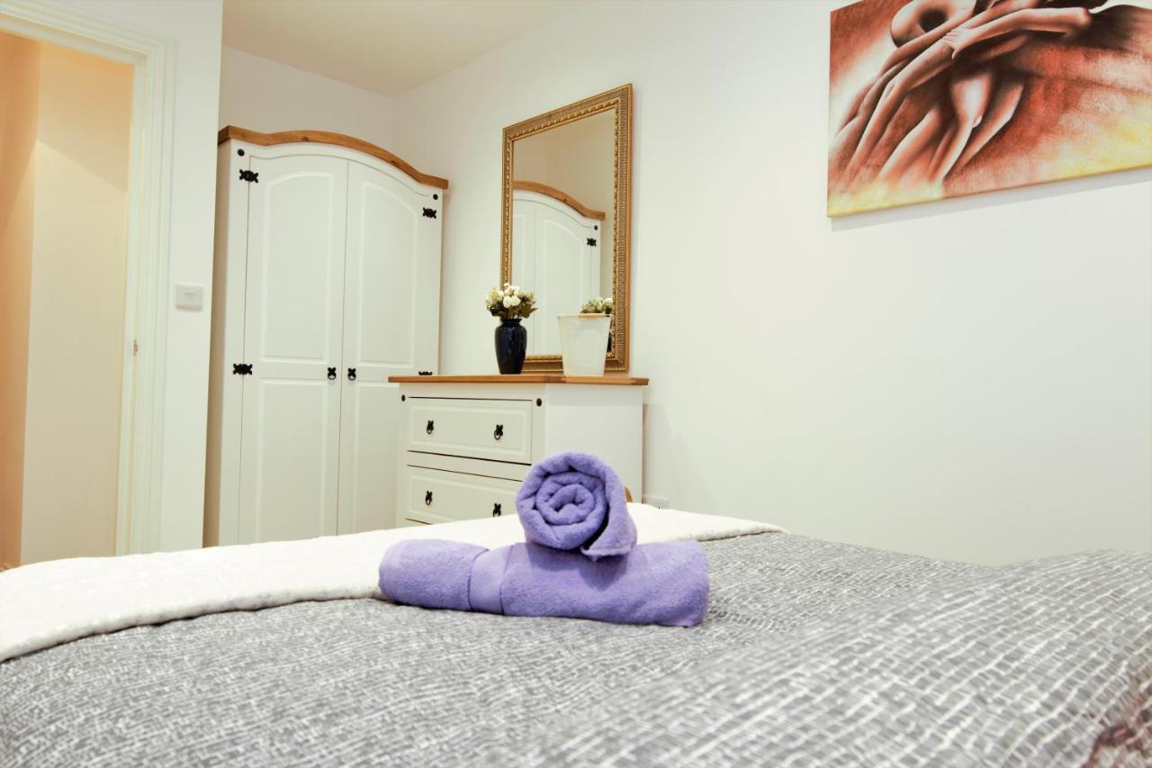 Stylish 2 Bedroom Apartment In The Heart Of Greenwich Londra Esterno foto